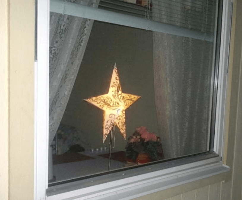 Julafton 2012: Flyktingen och adventsstjärnan