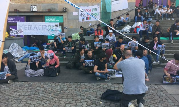 Skribenter om asylsystemet och den reglerade invandringen i samband med den märkliga ”strejken” på Medborgarplatsen